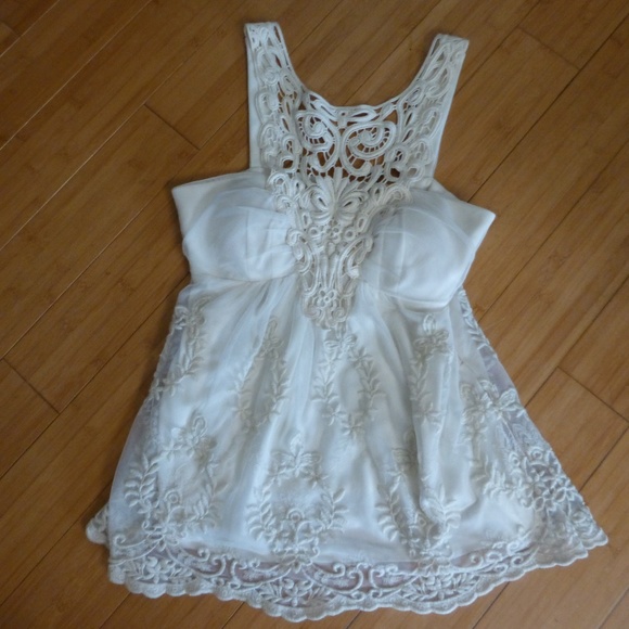 *~*HP*~*dream exquisite lace top by muse xs - Picture 6 of 6